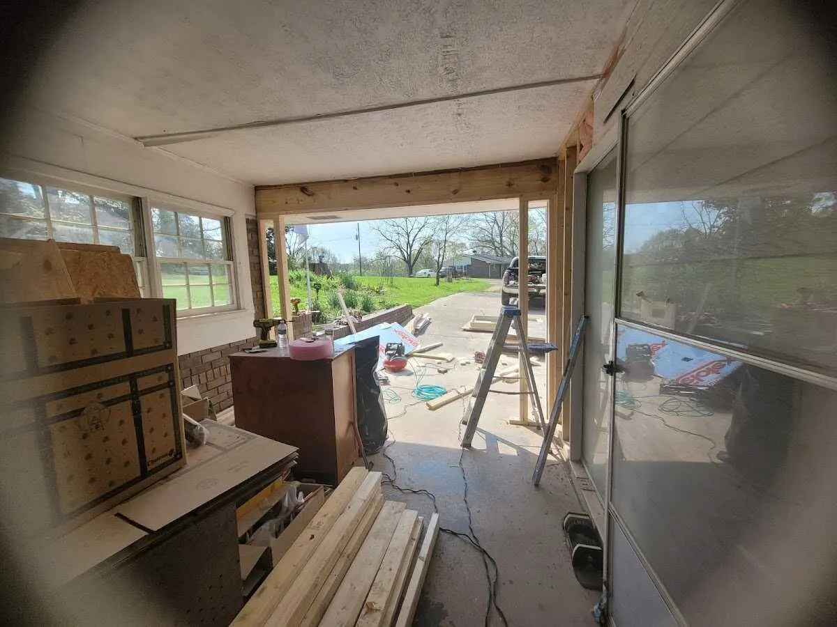 Air movers and dehumidifier for Drying & Dehumidification in Elbridge